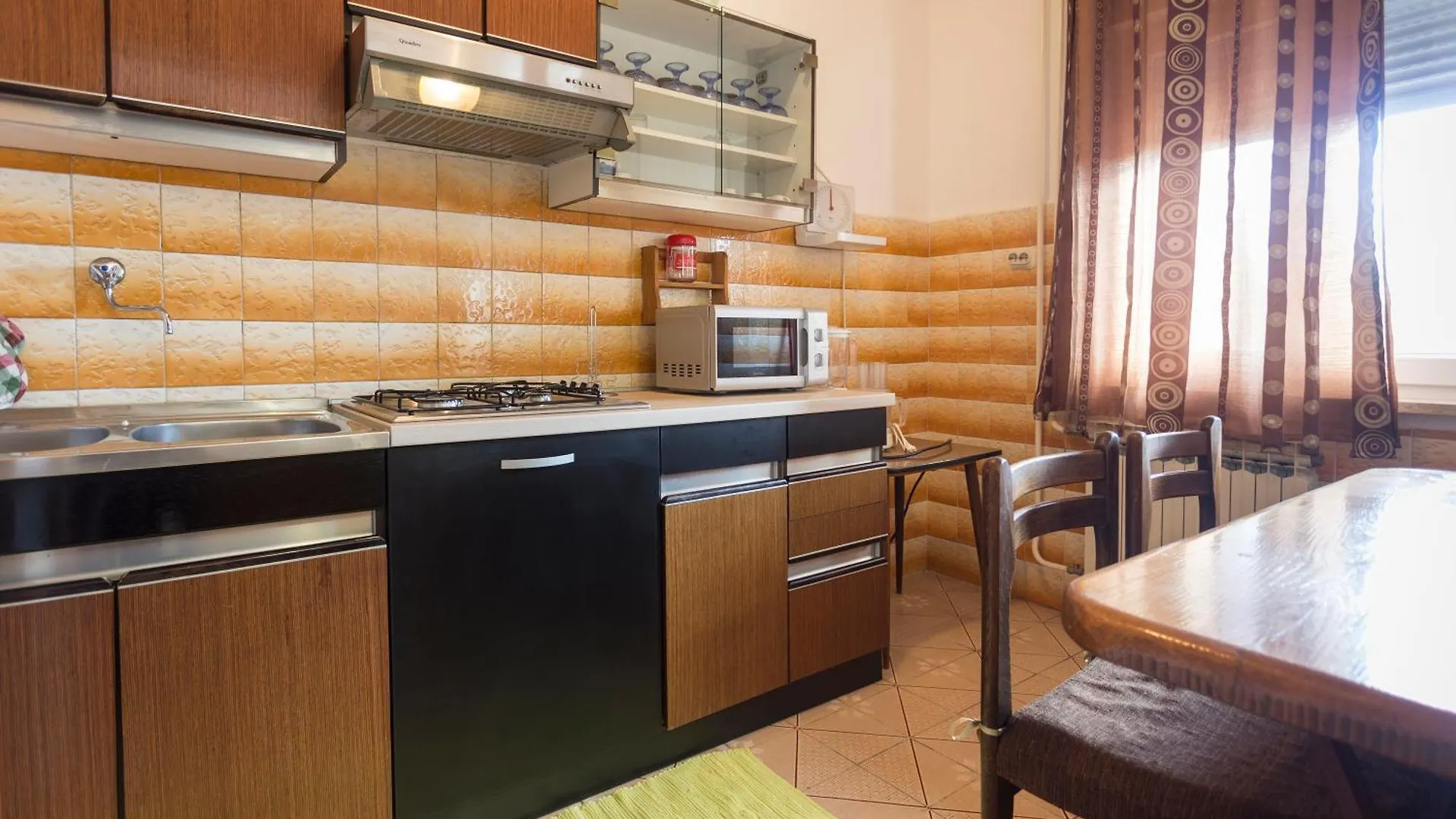 Spacious And Bright Apartment- Silvio 1 Banjole Apartment